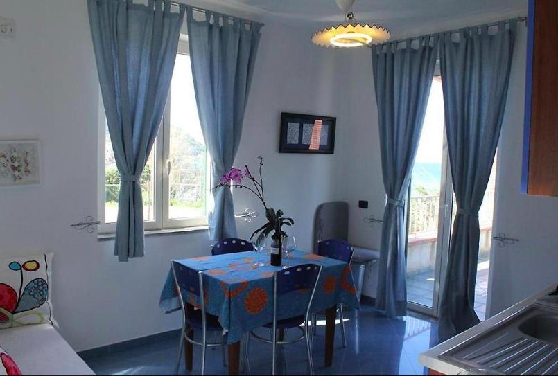 Waikiki Beach Apartments Santa Maria di Castellabate Luaran gambar