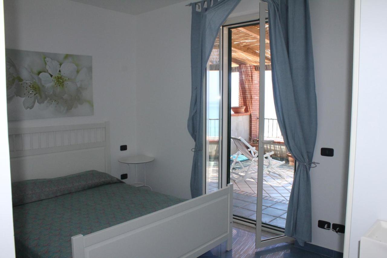 Waikiki Beach Apartments Santa Maria di Castellabate Luaran gambar