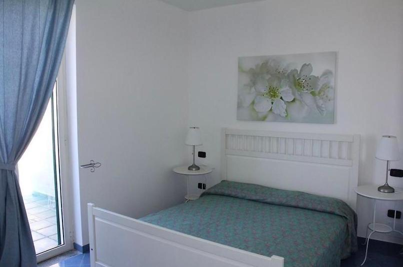 Waikiki Beach Apartments Santa Maria di Castellabate Luaran gambar