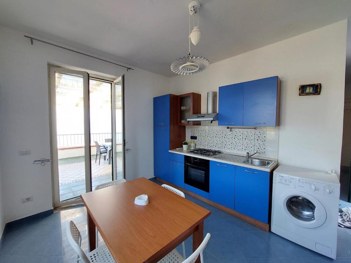 Waikiki Beach Apartments Santa Maria di Castellabate Luaran gambar